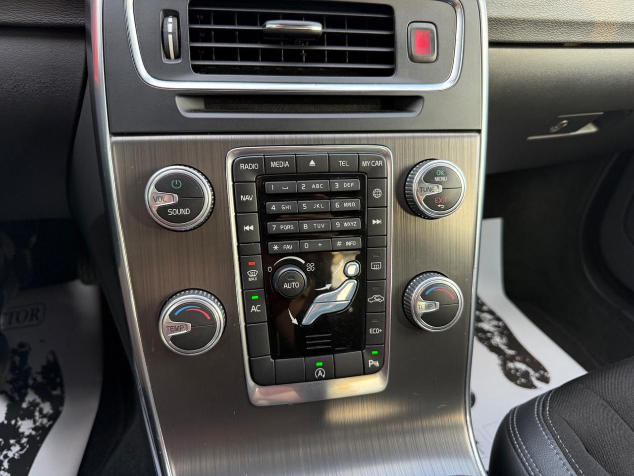 Volvo S60 D4 R-design UNICO TOP