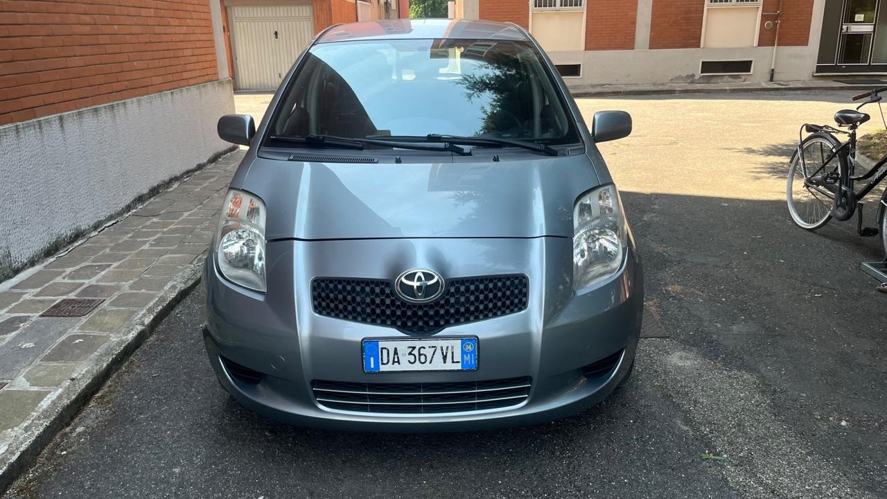 Toyota Yaris 1.0 5 porte Sol