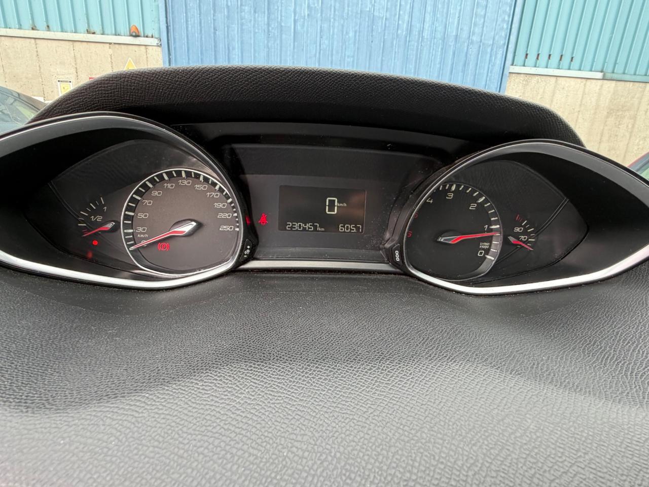 Peugeot 308 BlueHDi 120 S&S EAT6 SW Allure