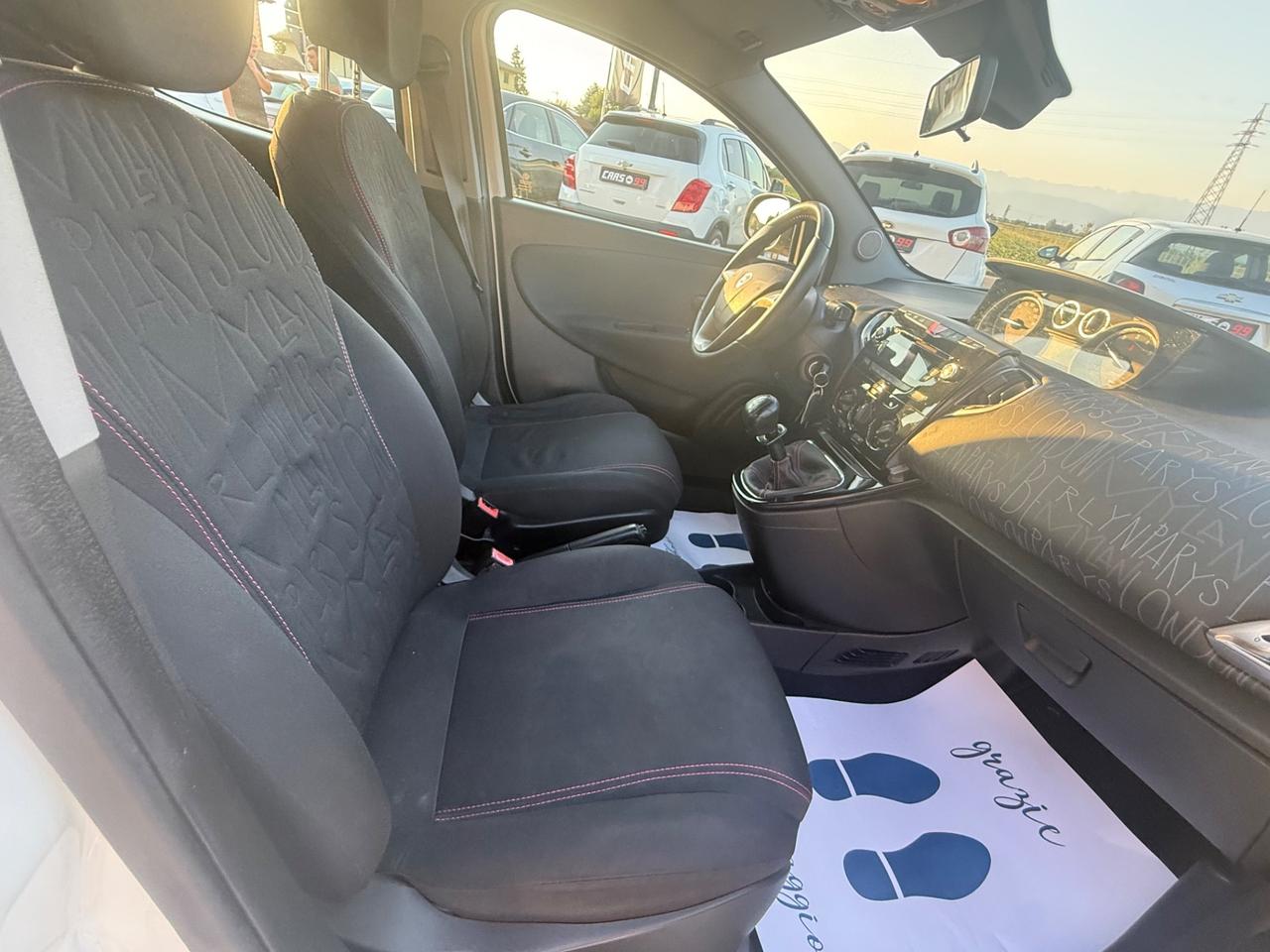 Lancia Ypsilon 0.9 TwinAir 85 CV 5 porte Metano Ecochic Elefantino