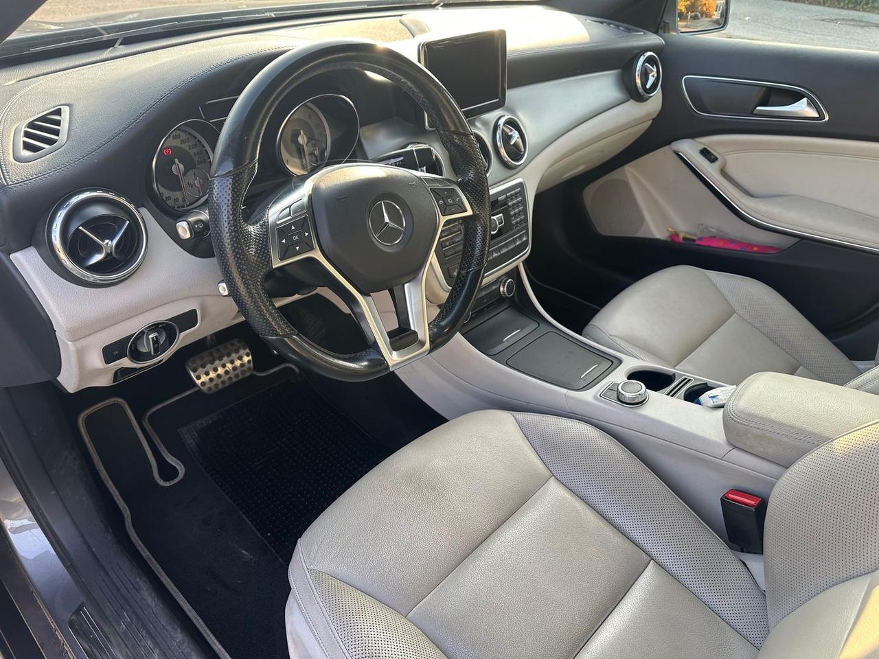 Mercedes-Benz GLA 220 Premium GLA 220 CDI #7759