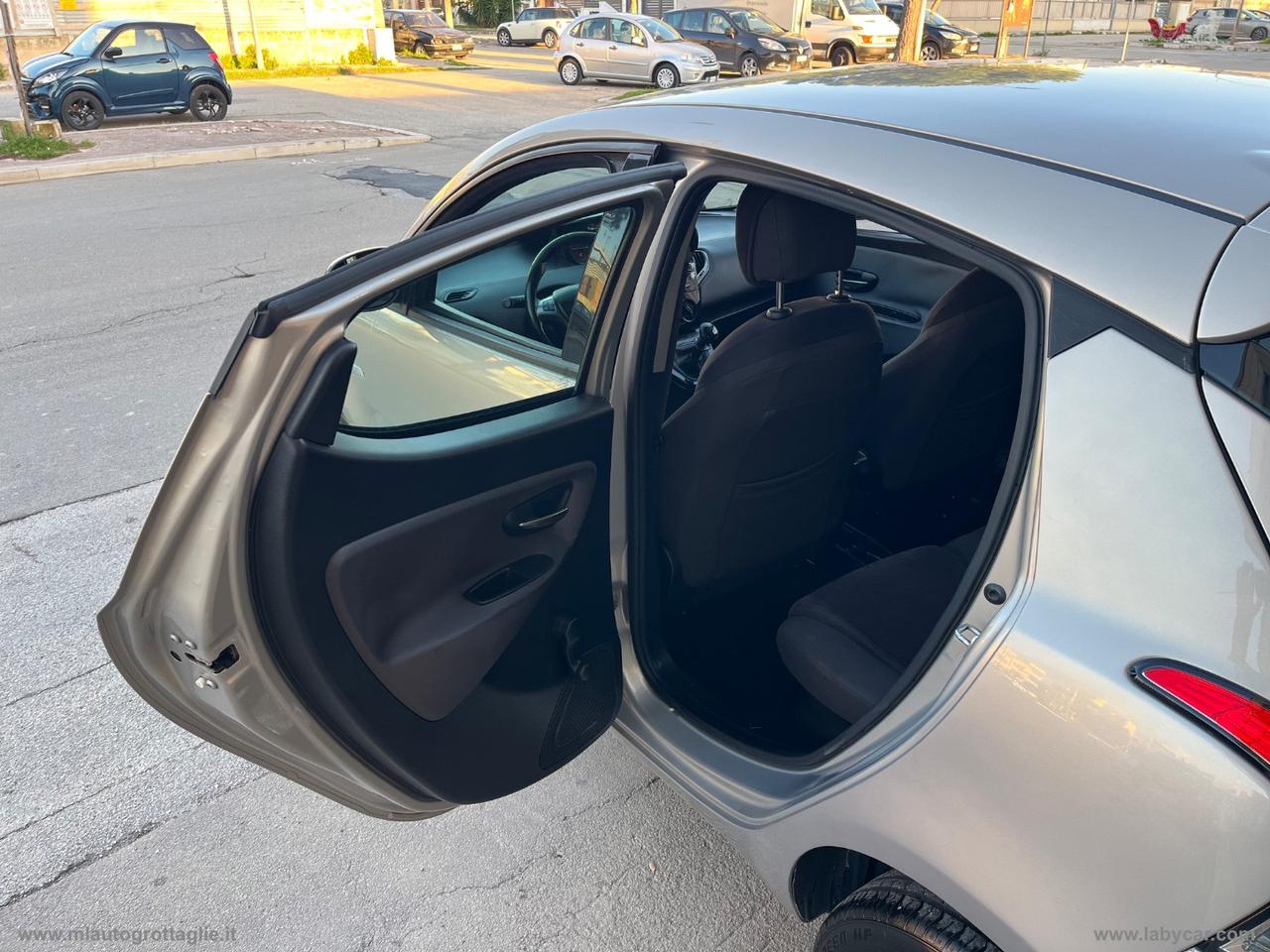 LANCIA Ypsilon 0.9 T.Air 85CV 5p. Met.Ec.Plat.