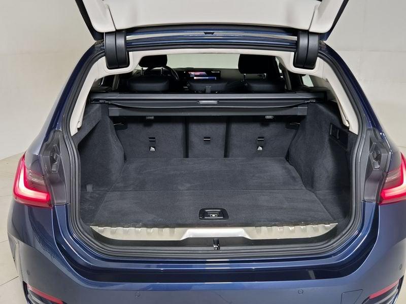 BMW Serie 3 G21 2022 Touring 320e Touring auto