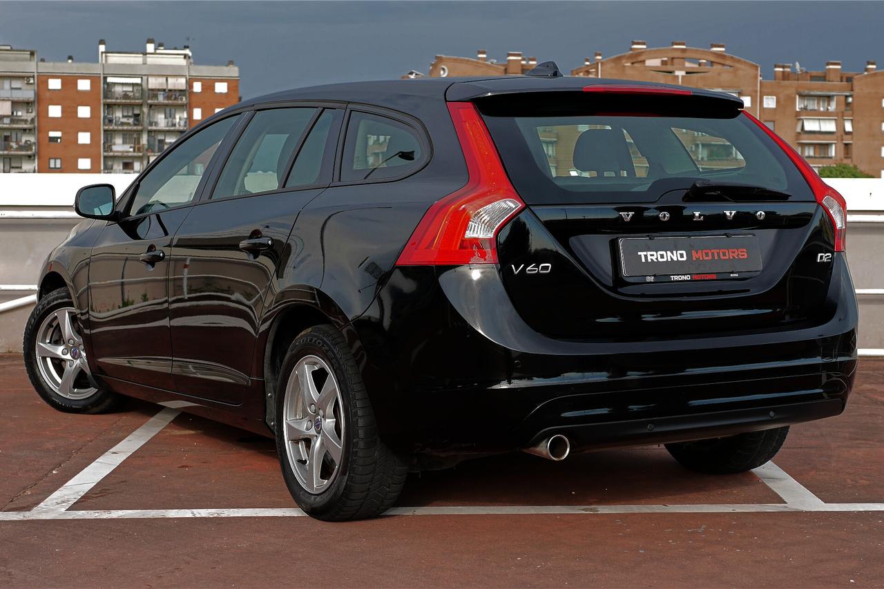 Volvo V60 D2 R-design