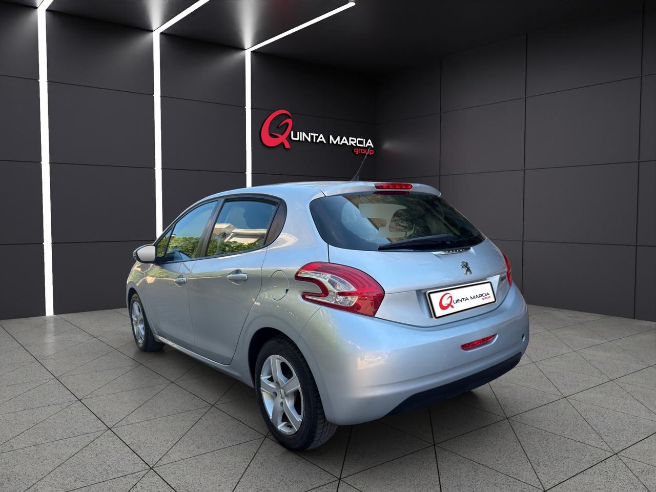 Peugeot 208 1.4 HDi 68 CV Active-TOUCHSCREEN