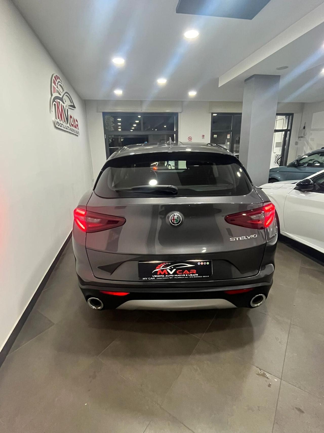 Alfa Romeo Stelvio 2.2 Turbodiesel 160 CV AT8 RWD Sport-Tech