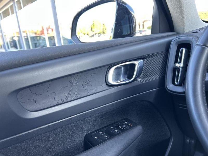 Volvo XC40 T2 Momentum Core 1 PROPRIETARIO - GANCIO TRAINO