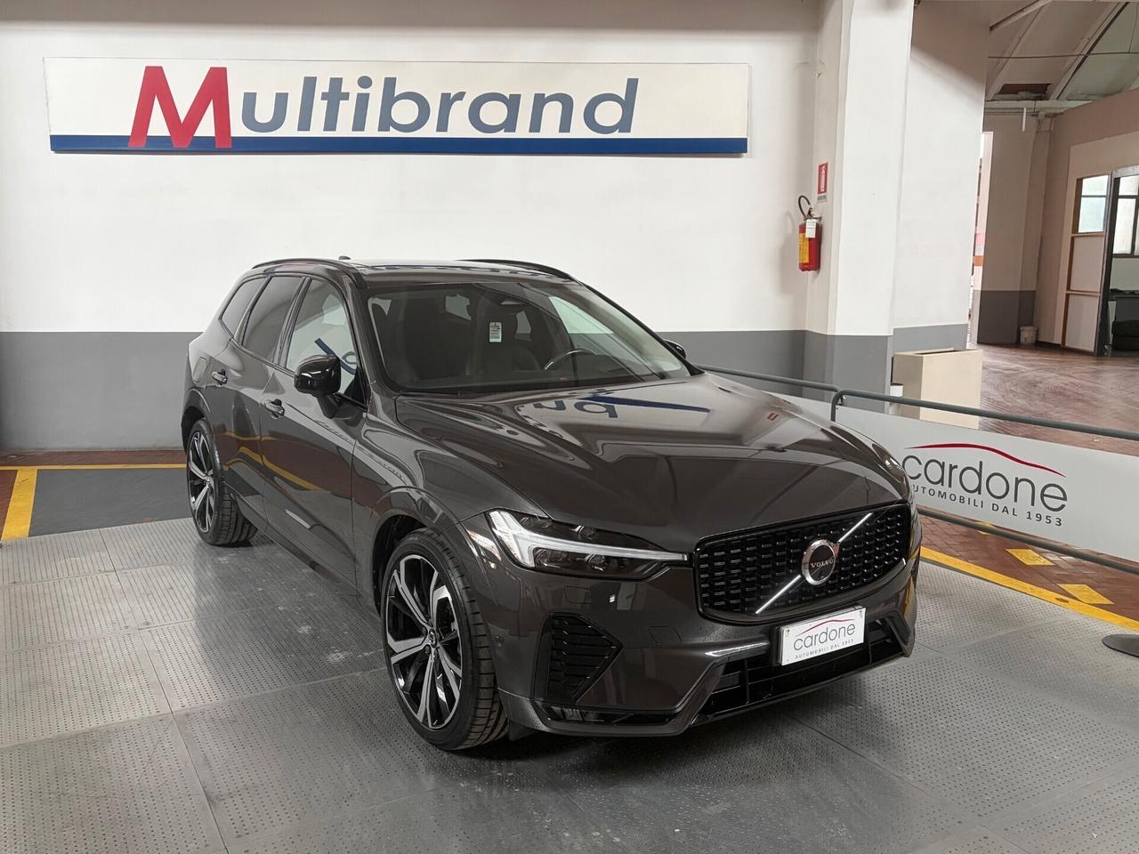 VOLVO XC60 B4 D AWD ULTIMATE DARK