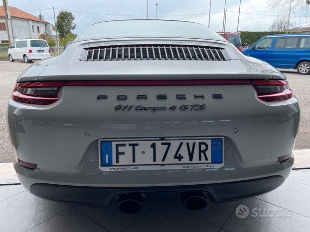 Porsche 911 Targa 3.0 4 GTS PDK - Grigio Modegrau