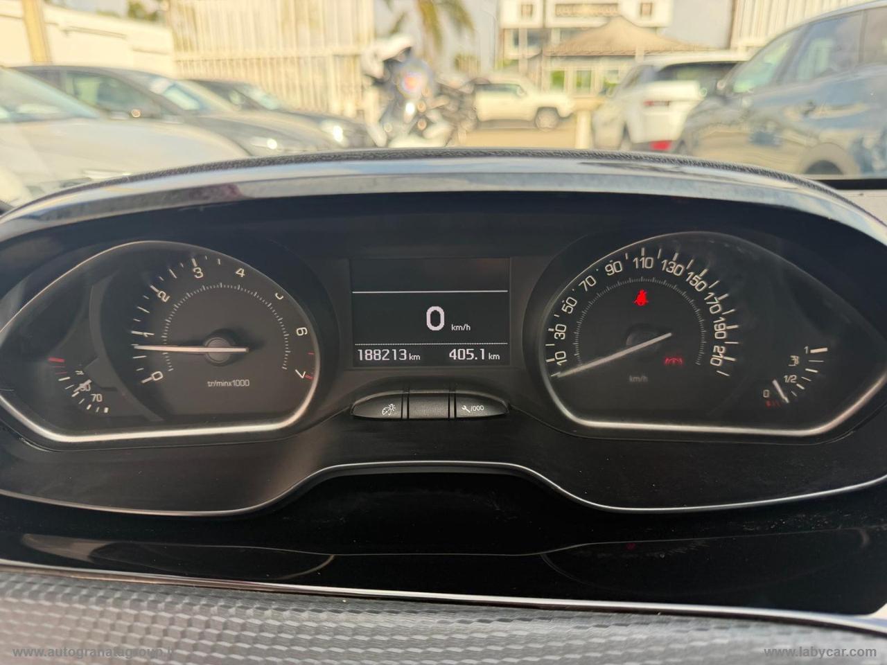 PEUGEOT 208 PureTech 82 5p. GPL Allure PERFETTA BLACK EDITION