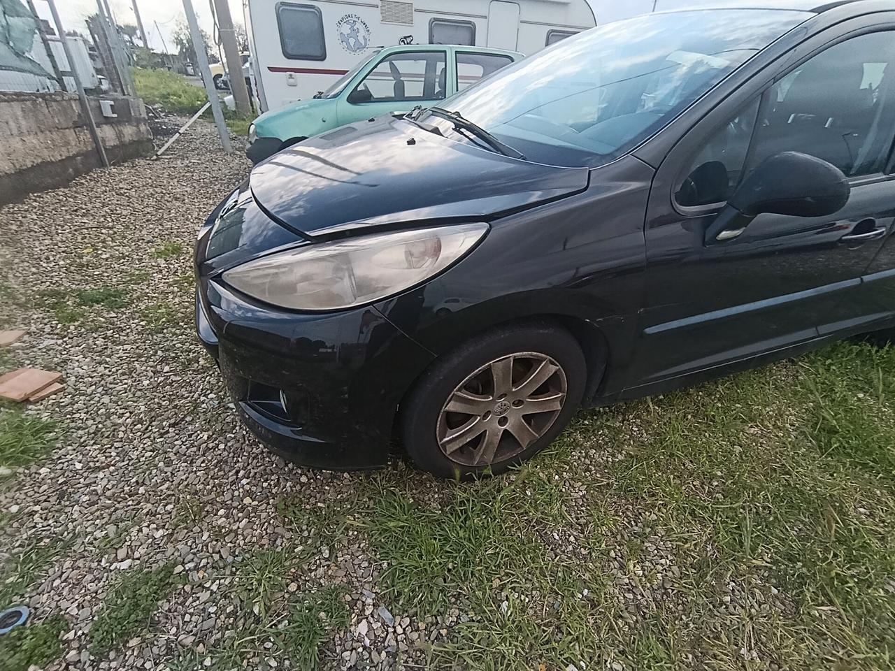 Peugeot 207 1.6 HDi 110CV 5p. Féline