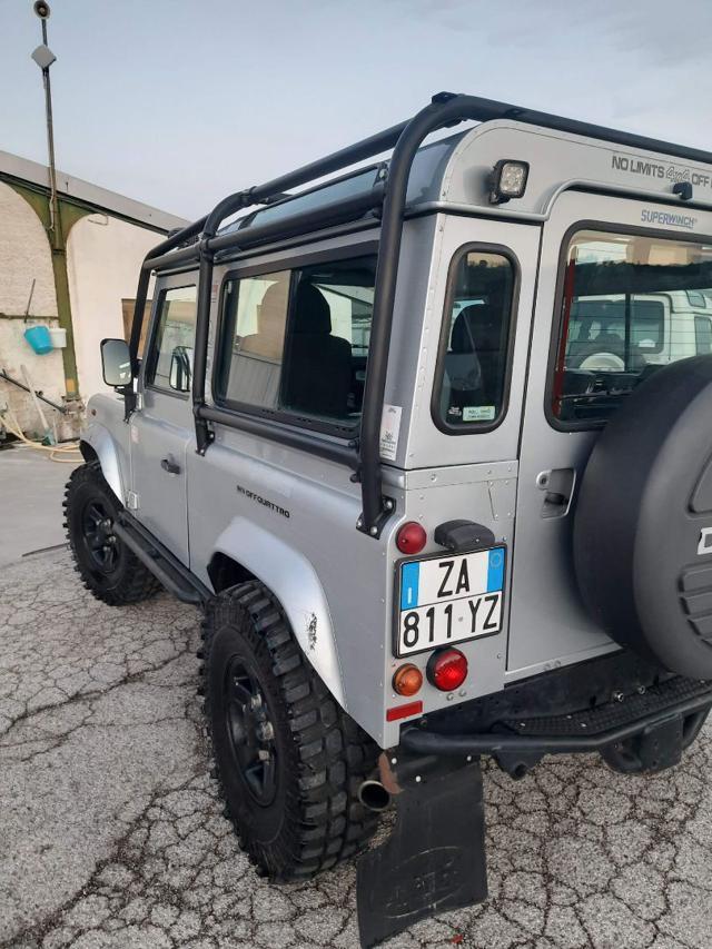 LAND ROVER Defender 90 2.4 TD4 Station Wagon S