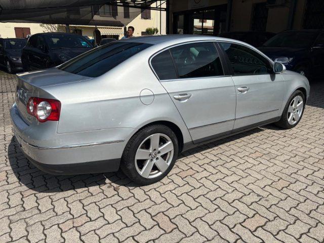 VOLKSWAGEN Passat 1.6 TDI DPF Comf. BlueM. TETTO