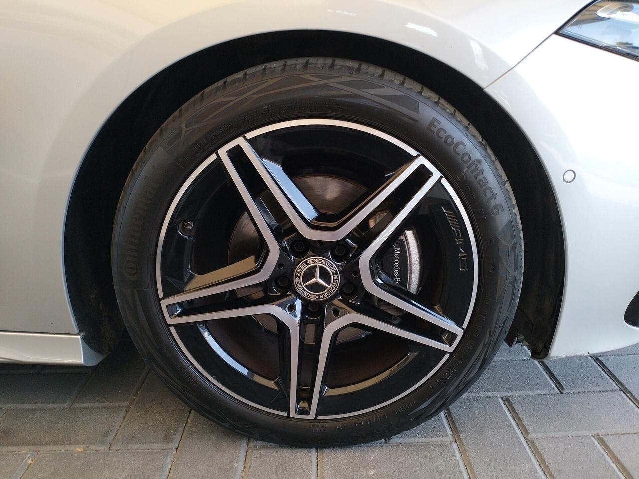Mercedes-Benz A 180 AMG Line Premium auto