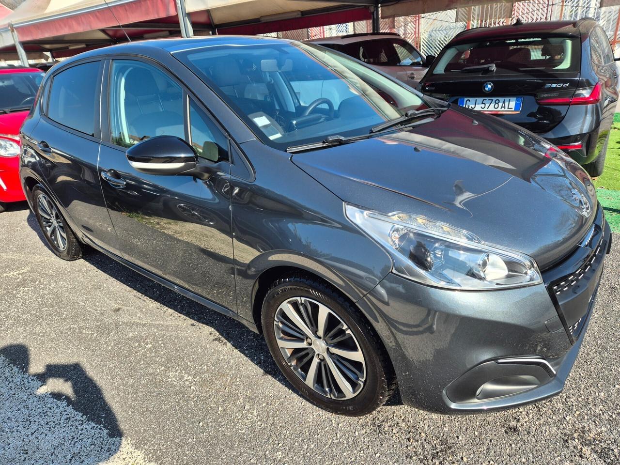 Peugeot 208 PureTech 82 5 porte Allure