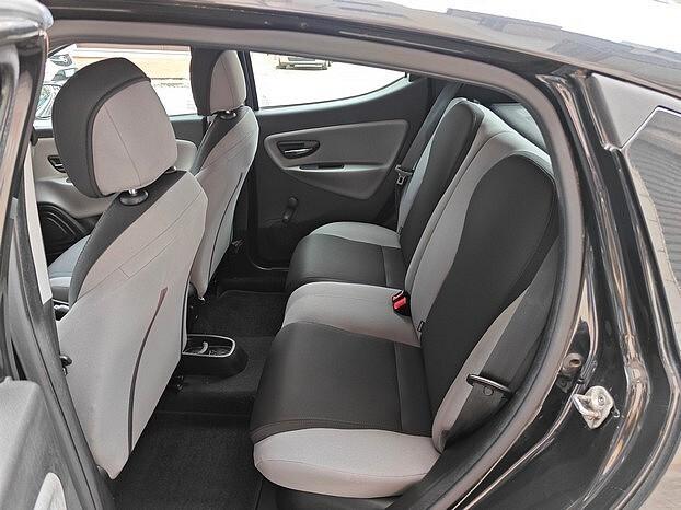 LANCIA Ypsilon 1.2 Benzina 69 CV 5 porte - 2013