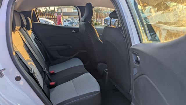 RENAULT Clio FULL HYBRID 1.6cc 145cv E-TECH EVOLUTION