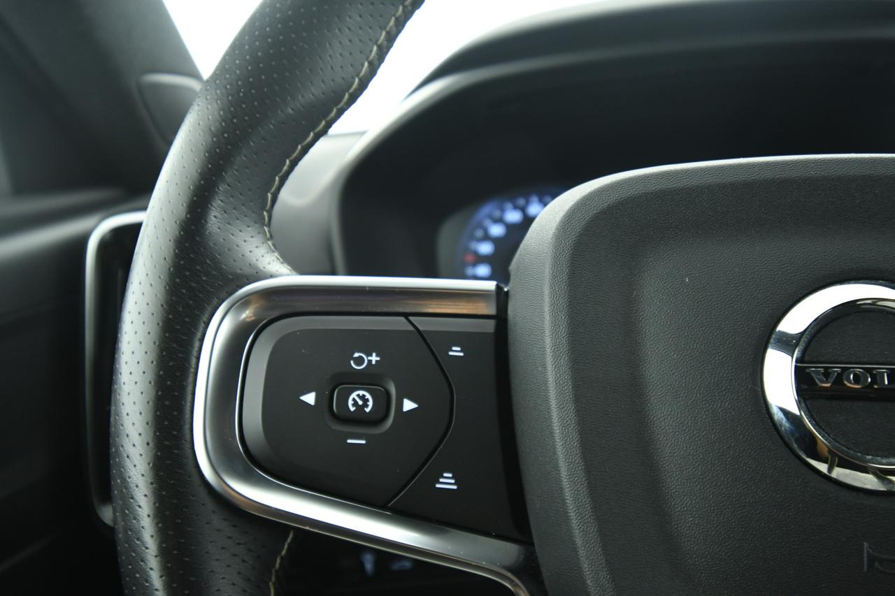 VOLVO XC40 1.5 t4 phev R-design auto my21 NEOPATENTATI+CAMERA