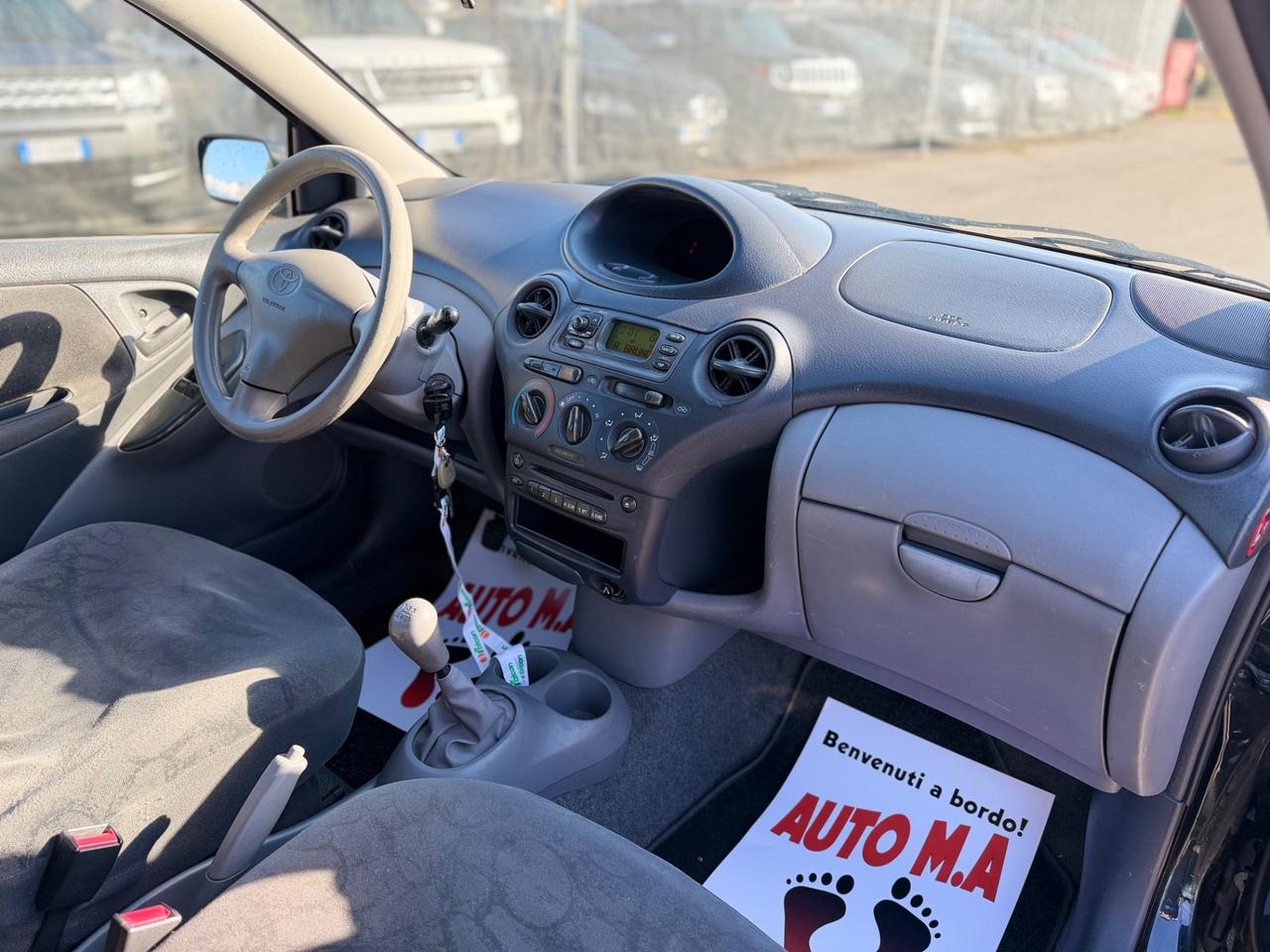 Toyota Yaris 1.0i 16V OK NEOPATENTATI