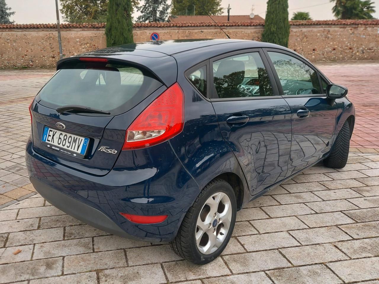 Ford Fiesta 1.2 benzina 5p unico proprietario (neopatentati)
