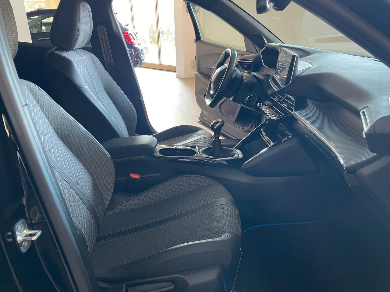 Peugeot 2008 PureTech 100 S&S Allure