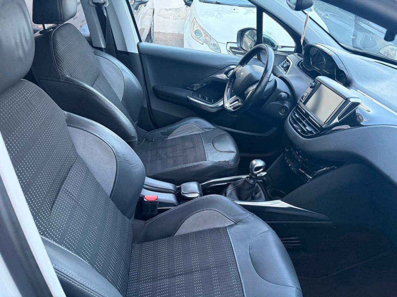 Peugeot 2008 1.6 e-HDi 115 CV Stop&Start Allure