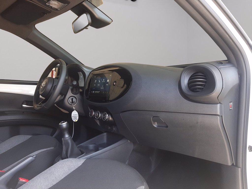 TOYOTA Aygo x 1.0 active 72cv del 2025