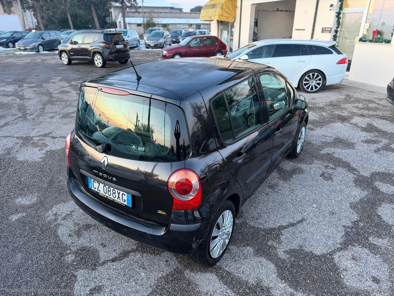 RENAULT Modus 1.2 16V Dynamique