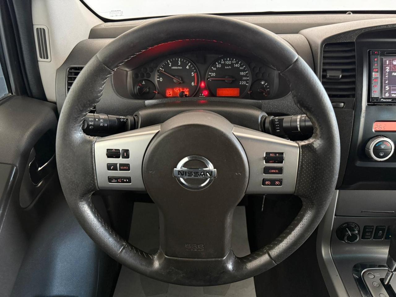 Nissan Navara 2.5 dCi 190CV Double Cab LE HARD TOP