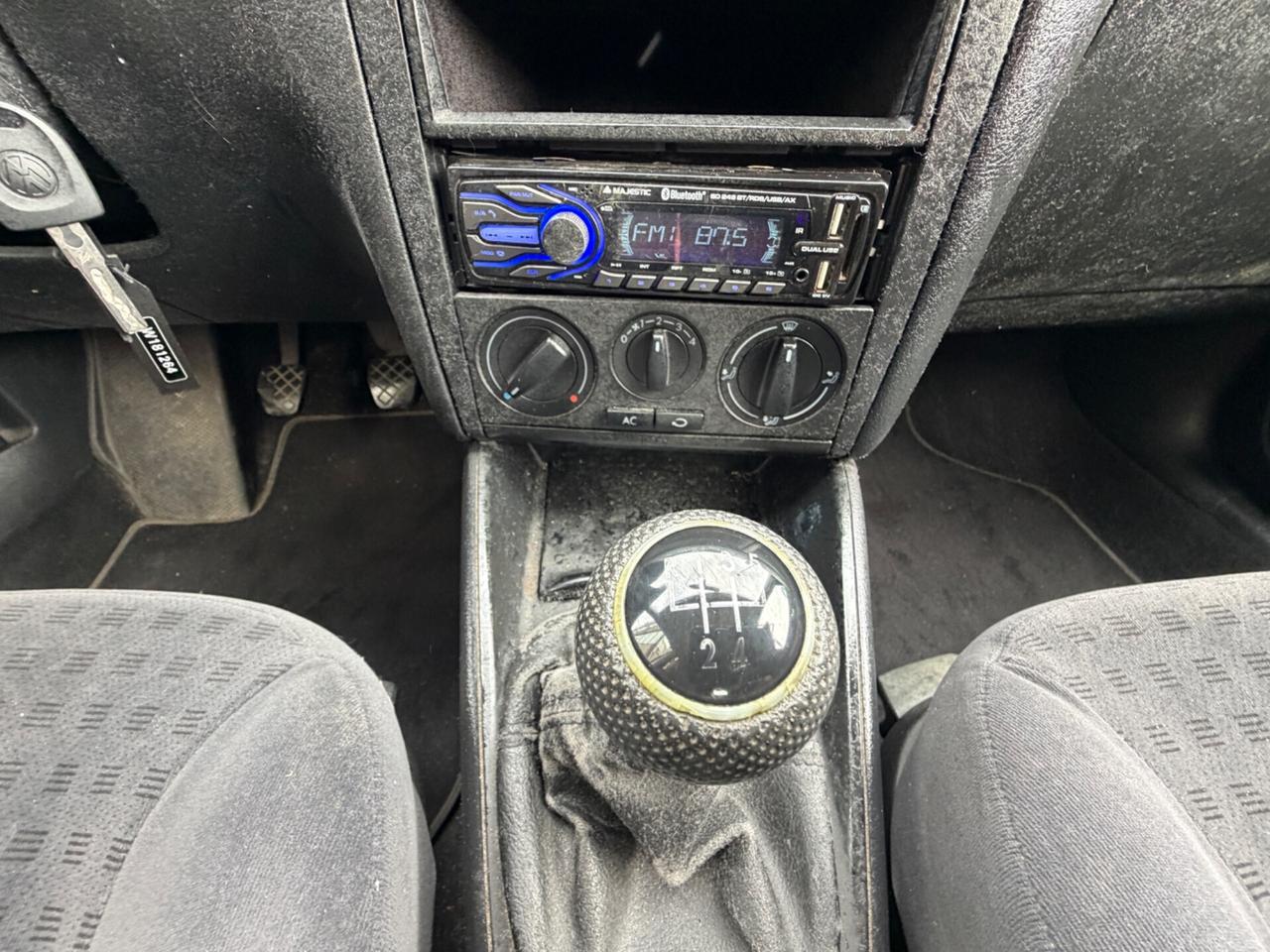 VW GOLF 1.6 BENZINA EURO4 UNI PROP NEOPATENTATI