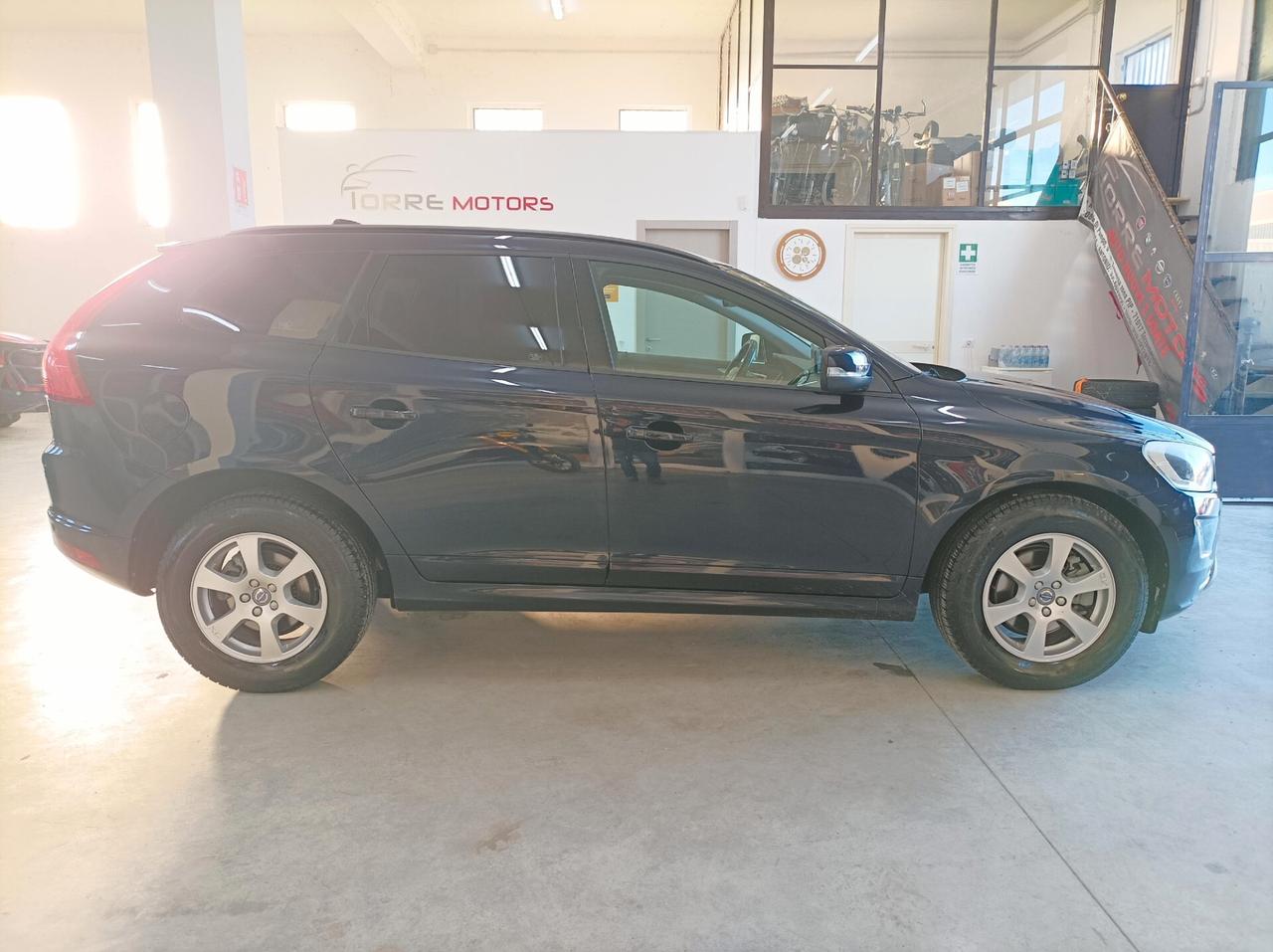 Volvo XC 60 CV 190 D4 Momentum 02/2016