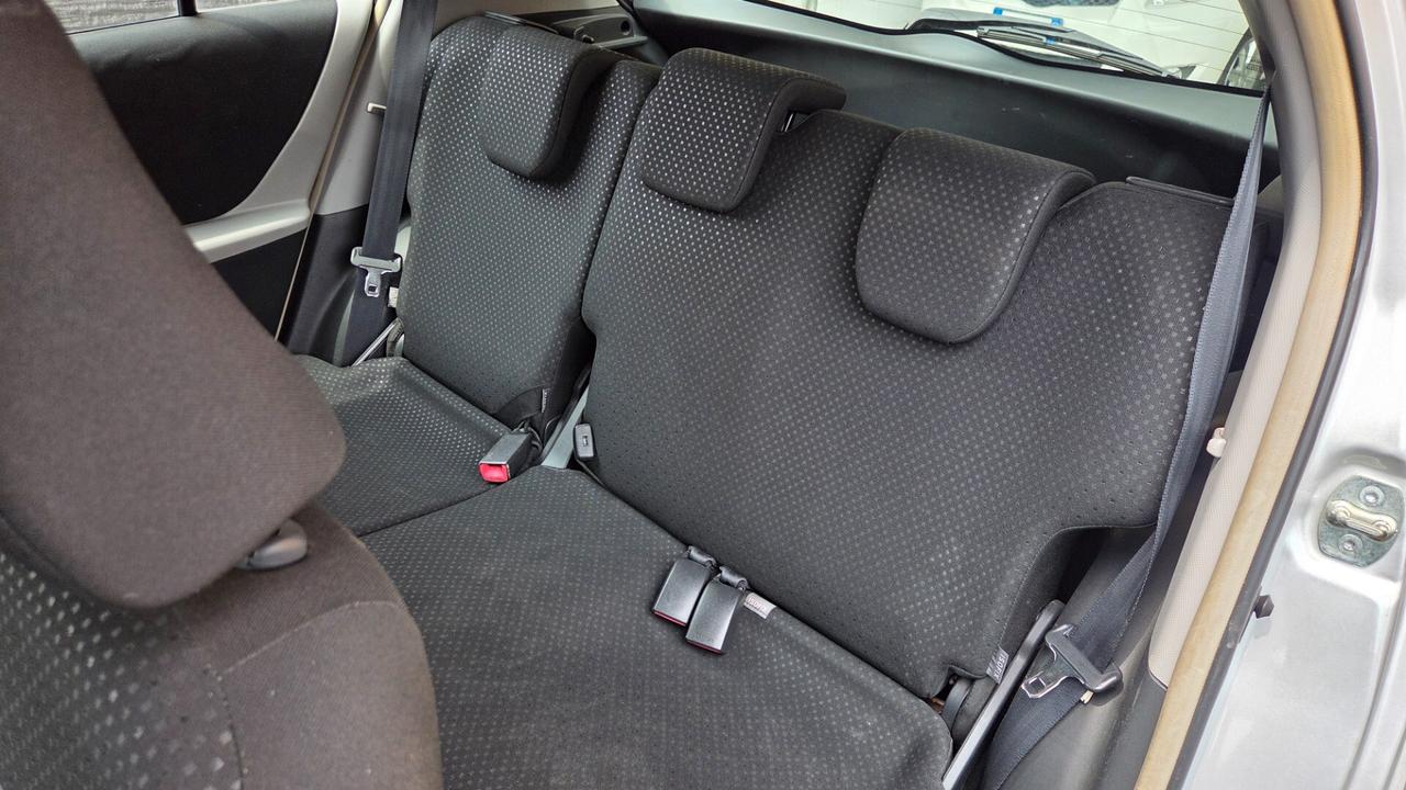 Toyota Yaris 1.0 5 porte Sol unica proprietaria km. 117.000
