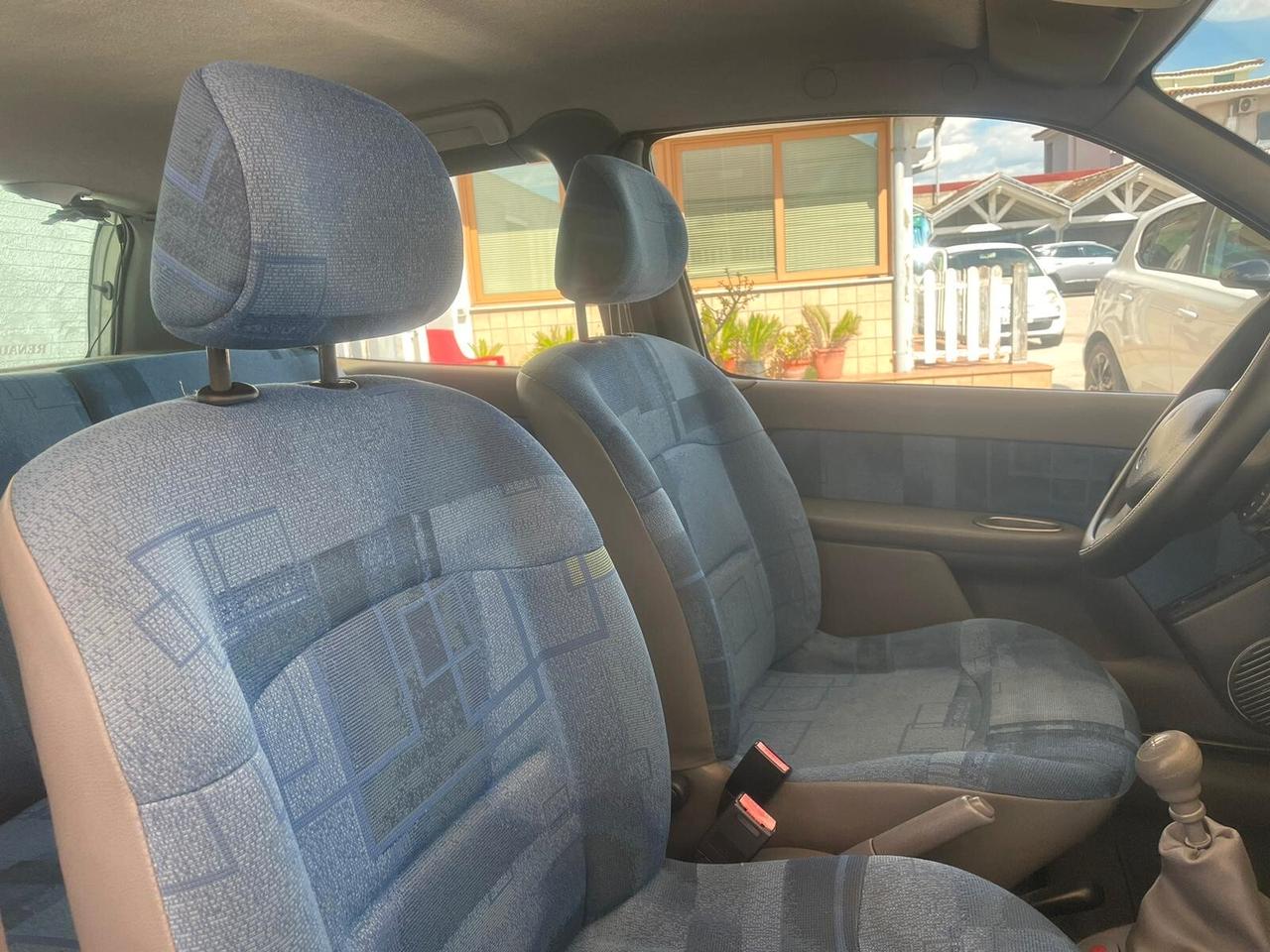 Renault Clio 1.2 cat 3 porte