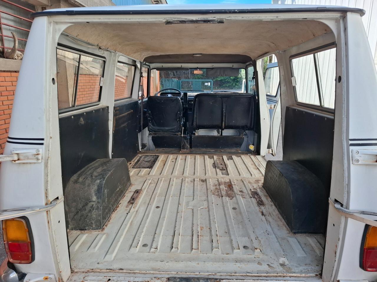 Bedford CF 97 1980 5 marce