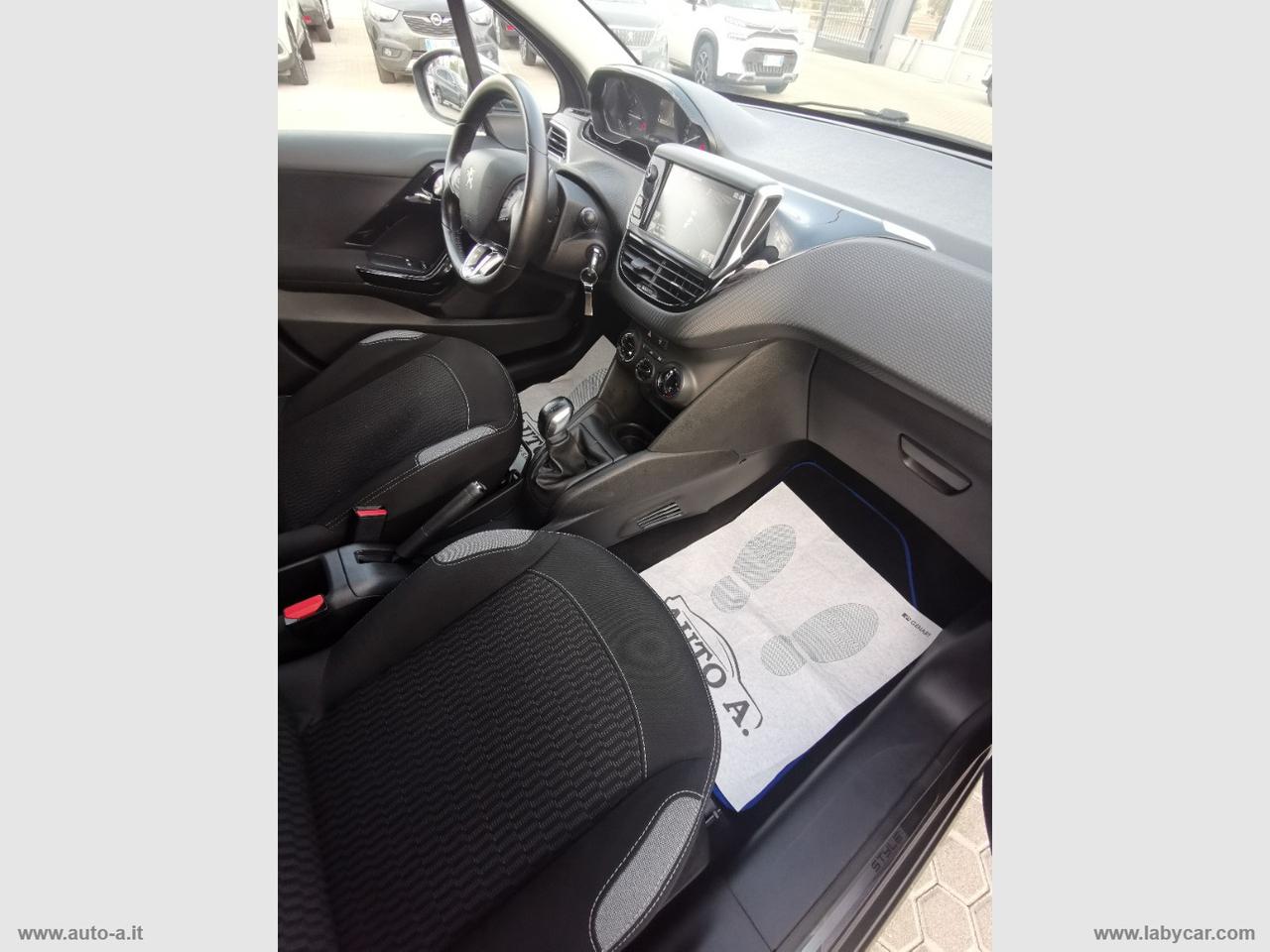 PEUGEOT 208 PureTech 82 5p. Style
