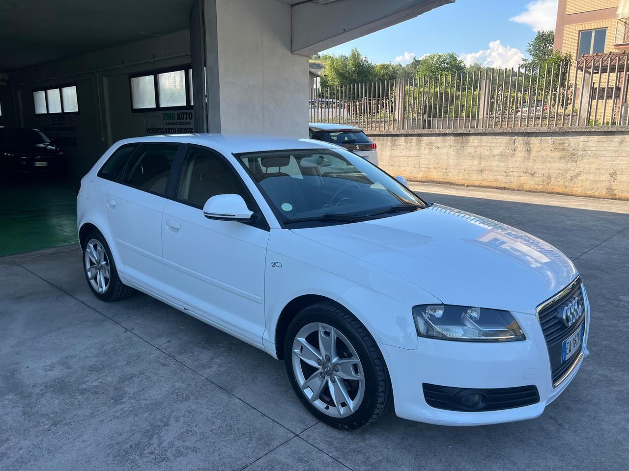 Audi A3 SPB 1.6 TDI 105 CV CR Attraction