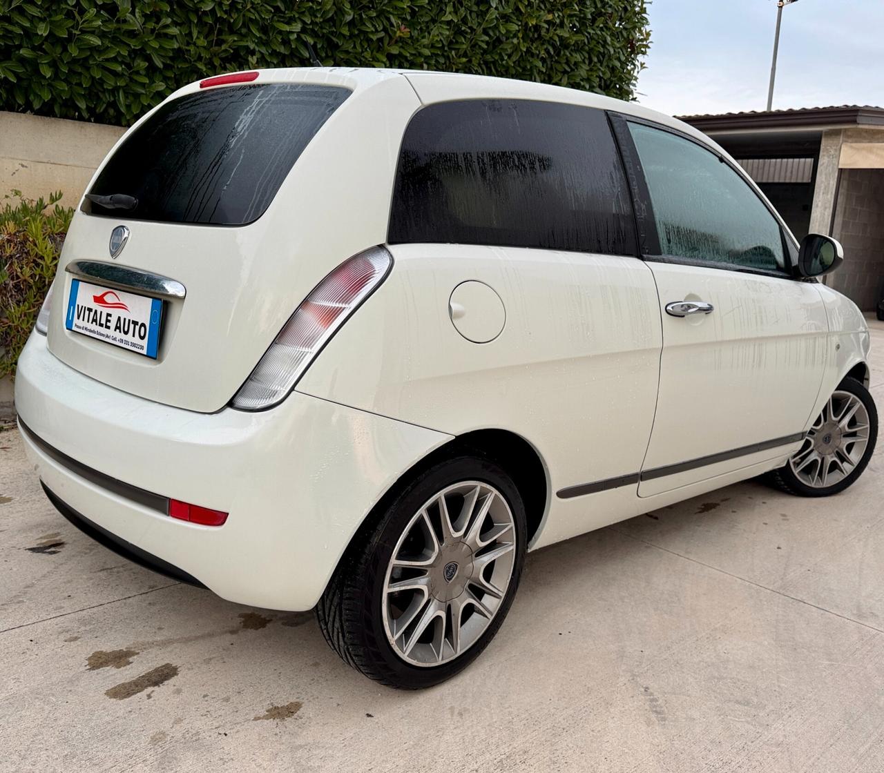 Lancia Ypsilon Momo Design 1.3 MJT 75 CV