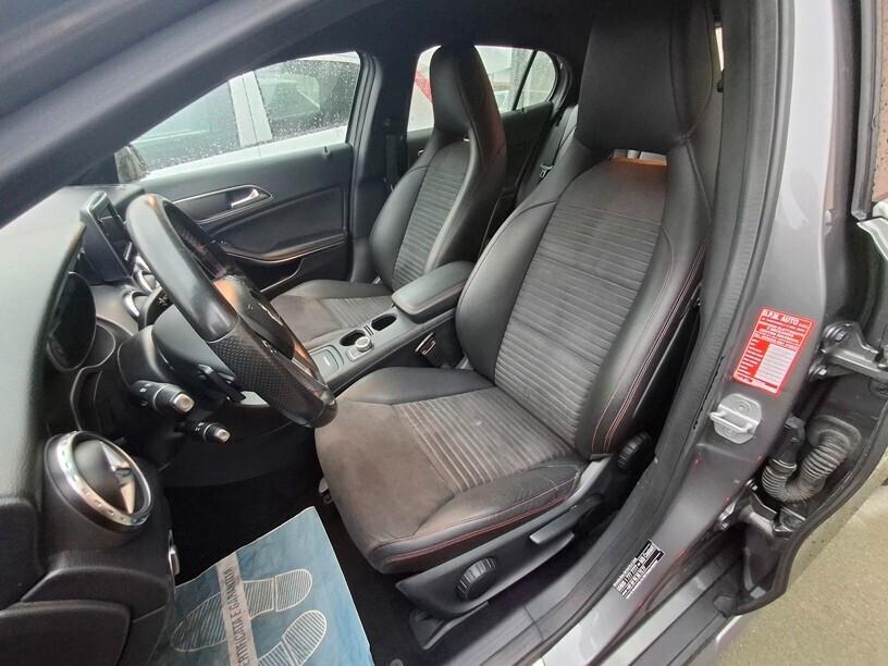 Mercedes-benz GLA 200 d Automatica **AMG Pack**