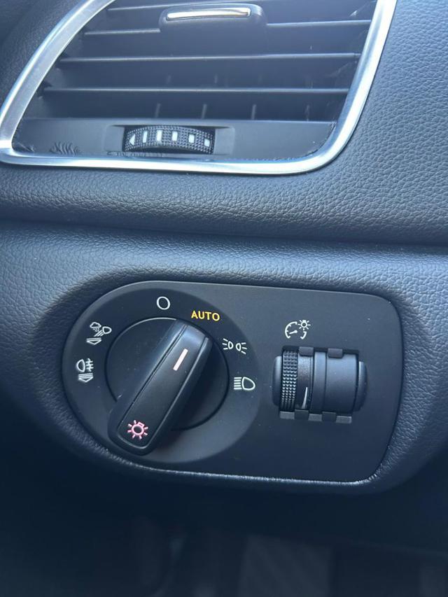 AUDI Q3 2.0 TDI 120 CV Business NEO PATENTATI