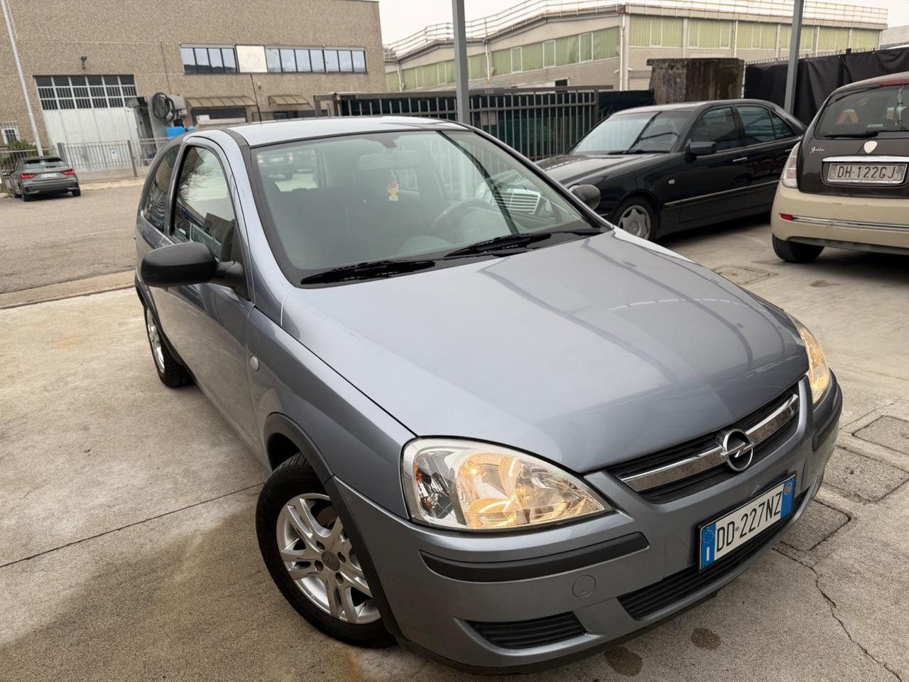 Opel Corsa 1.0i benzina euro4 unico proprietario