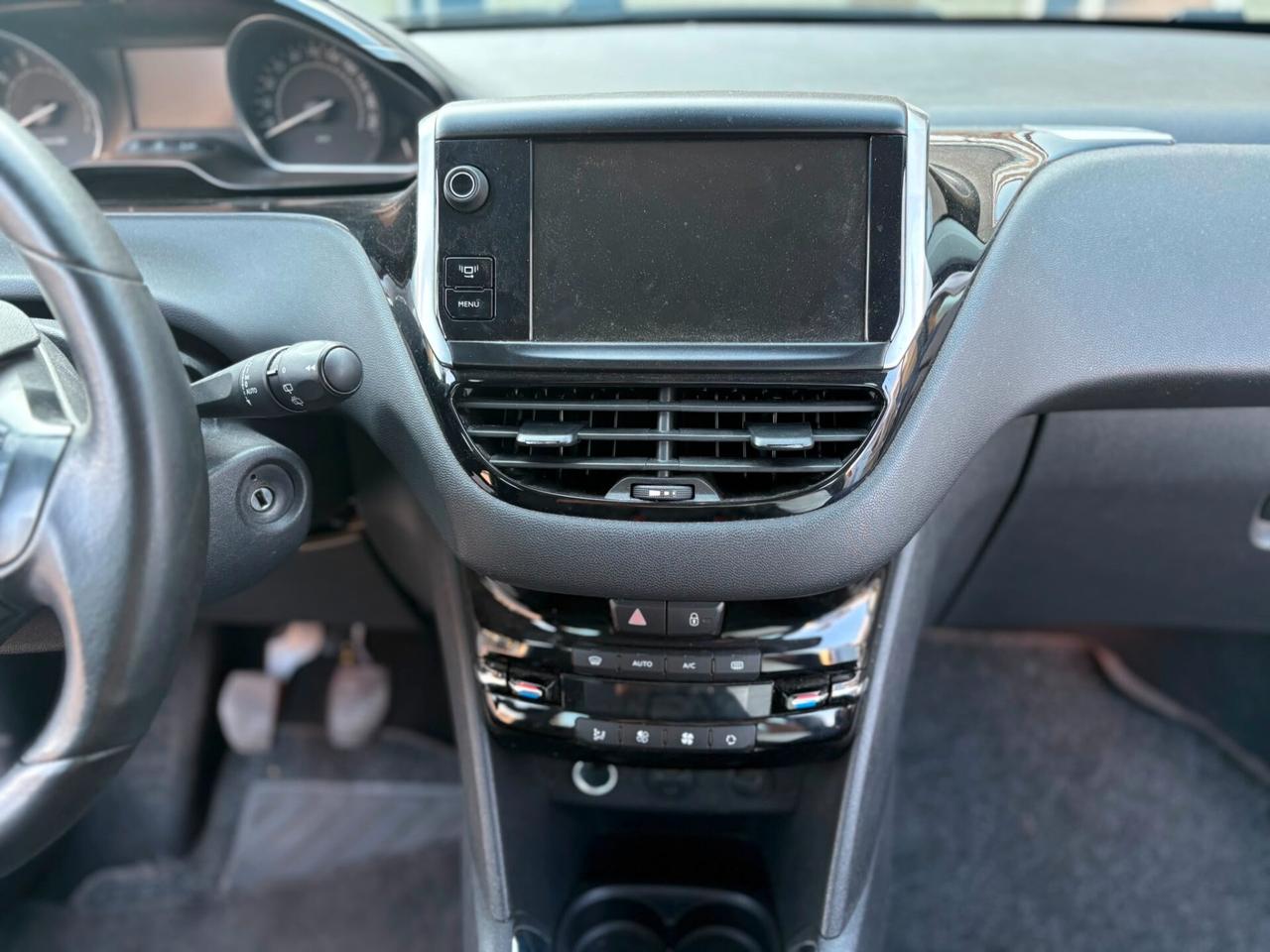 Peugeot 207 1.4 8V 75CV 3p. Energie neopatentati
