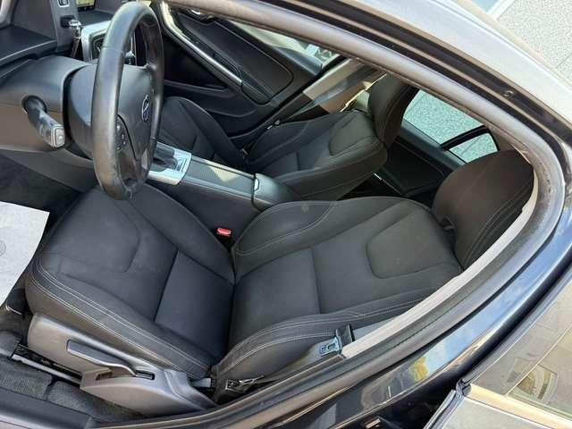 Volvo S60 AUTOM. 2.0 D3 Momentum geartronic / tagliando con pastiglie freni nuovo / garanzia 12 mesi nazionale