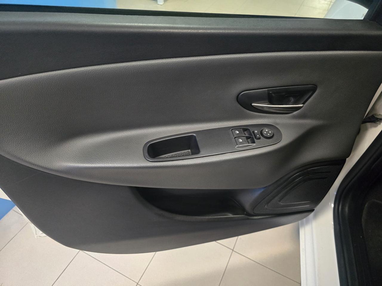 Lancia Ypsilon 1.2 69 CV 5 porte Platinum