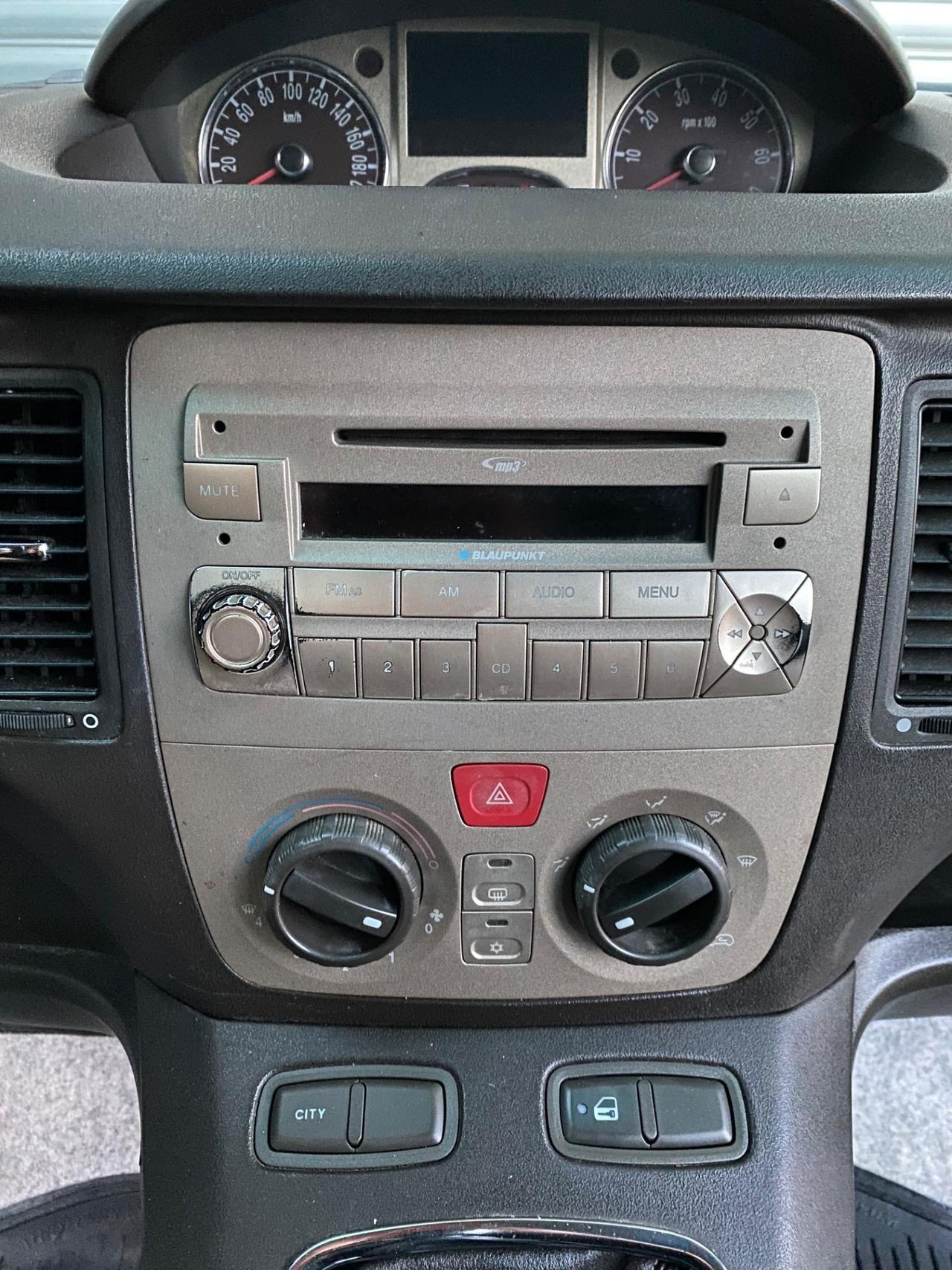 Lancia Musa 1.4 8V GPL 78cv Platino Ecochic