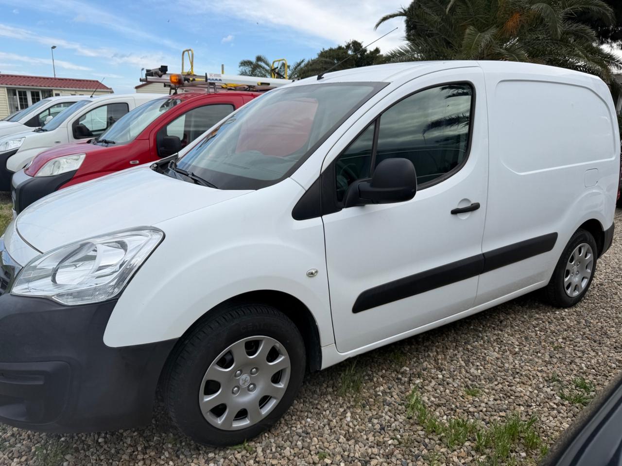 Peugeot 3 posti diesel fatturabile garanzia