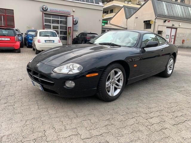 Jaguar XK XK8 4.2 V8 Coupé