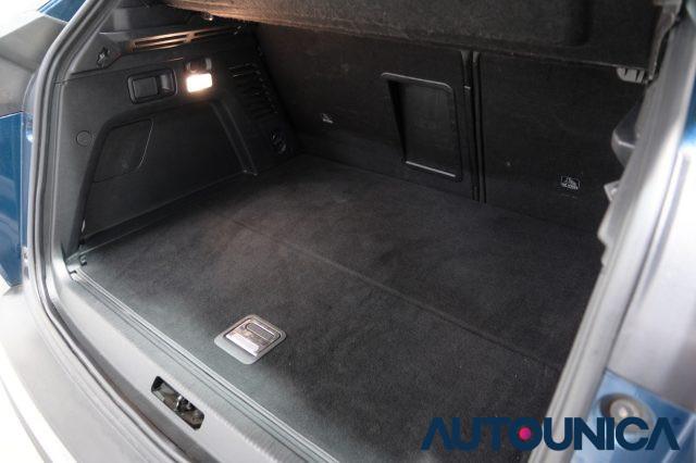 PEUGEOT 3008 HYBRID4 300 E-EAT8 ALLURE PACK