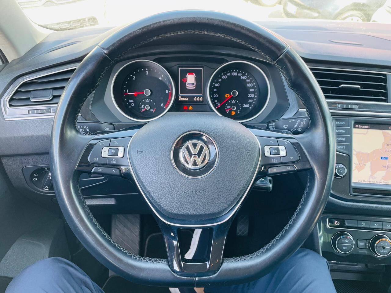 Volkswagen Tiguan 2.0 TDI SCR DSG 4MOTION Business BMT