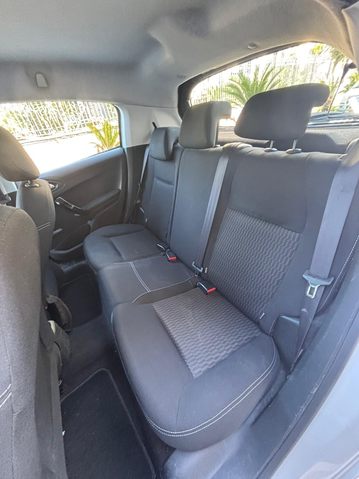 Peugeot 208 1o Serie Pure Tech 82 5P Allure