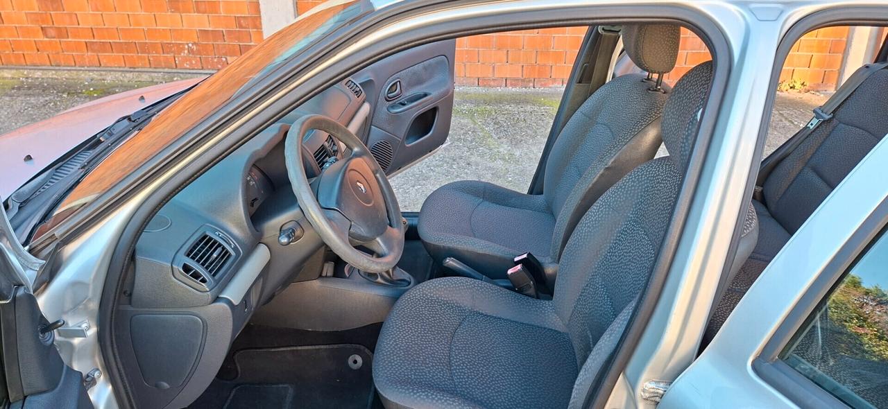 RENAULT CLIO 1.2 5 PORTE X NEOPATENTATI KM 120000